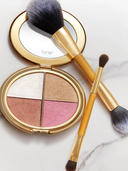 ✨ Last Day Buy 1 Get 1 Free ✨💎A three-in-one makeup palette containing highlighter, eyeshadow, and blush.💖